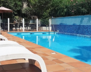 Swimming pool Hotel Amarante Cannes